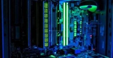 Ilustración digital de hardware técnico complejo