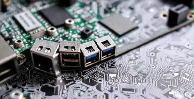 PCB detallada con conexiones claras